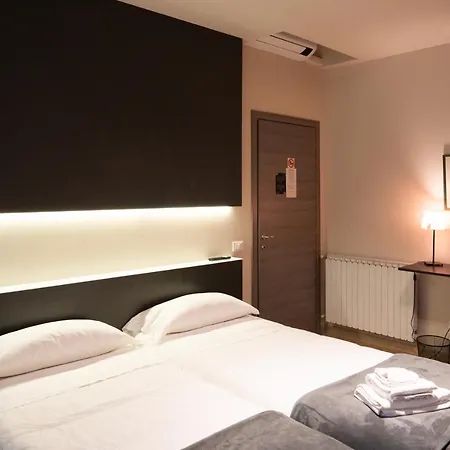 Country 3* モデナ